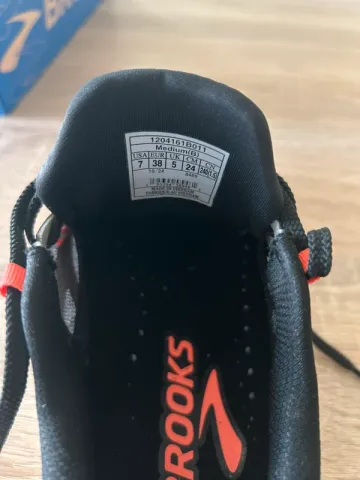 Used Brooks Cascadia bike — image 2 of 4