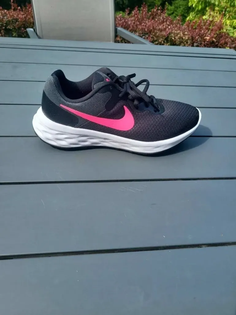 Used Hyper Revolution 6 NN bike — image 2 of 15
