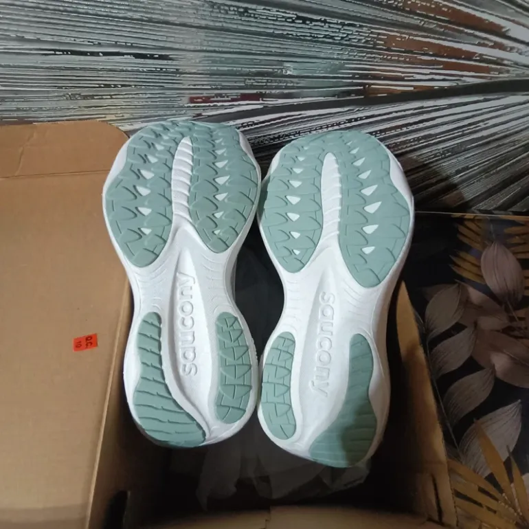 Used Saucony Ride 19 bike — image 11 of 11