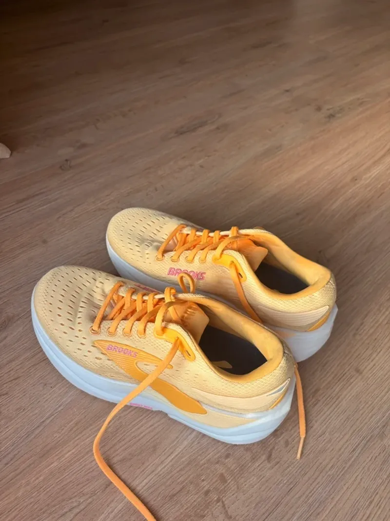 Brugt Brooks Ghost Max 3 Running Shoes