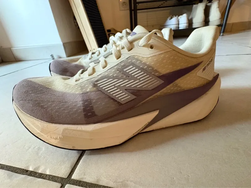 Použité New Balance FuelCell V5 Running Shoes