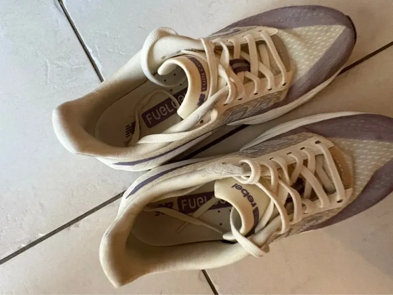 New Balance FuelCell V5 bike usato — immagine 7 di 7