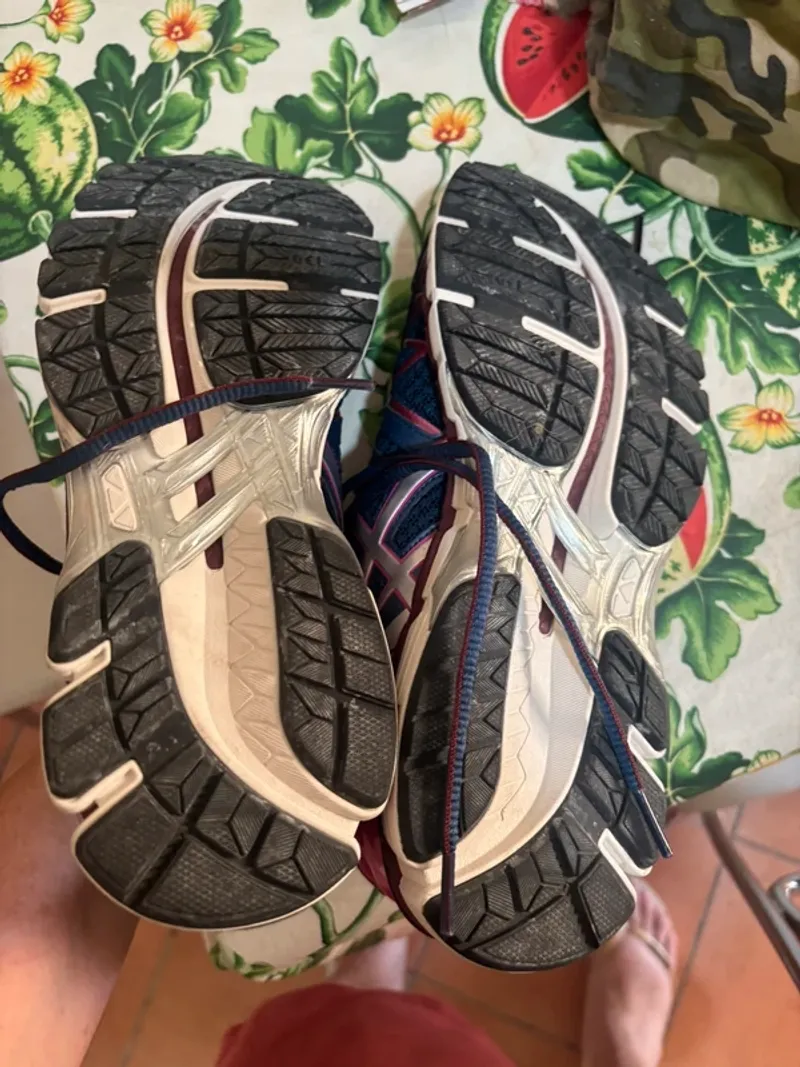 Used Asics Scarpe da ginnastica Running Shoes