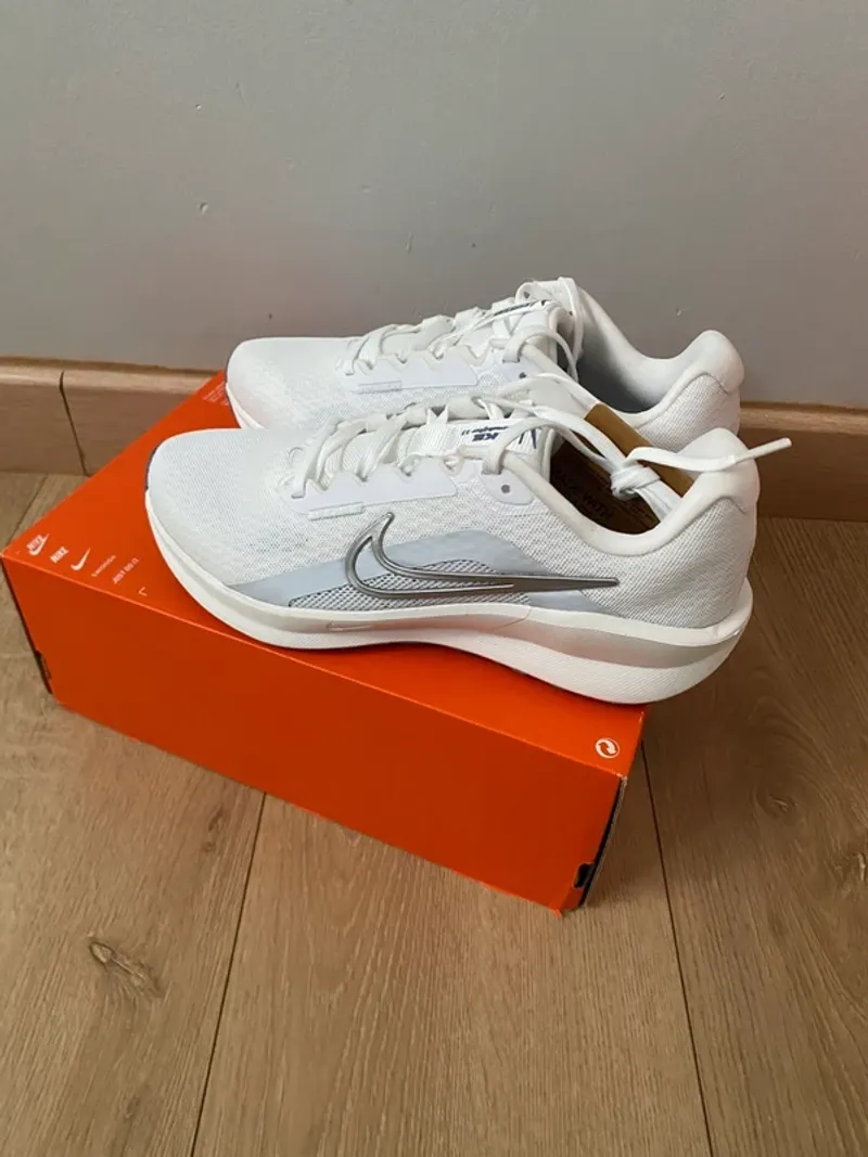 Used Nike Downshifter 13 Running Shoes