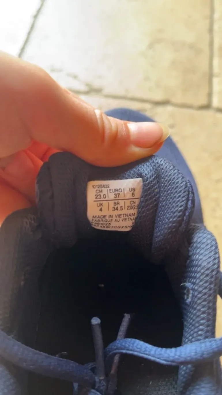 Used Asics Running Shoes bike — image 5 of 5