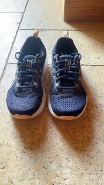Used Asics Running Shoes bike — image 2 of 5