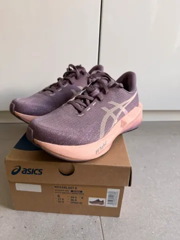 Brugt Asics Novablast 6 bike — billede 1 af 5