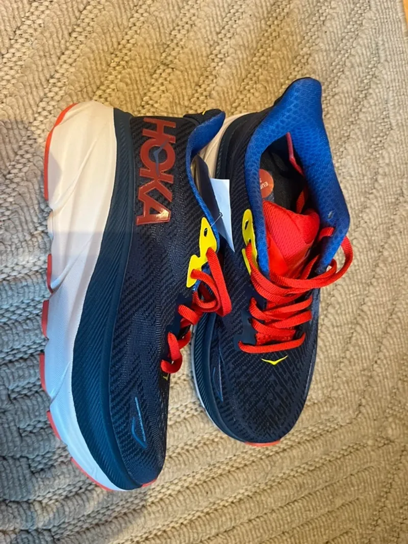 Used Hoka Clifton 9 Running Shoes