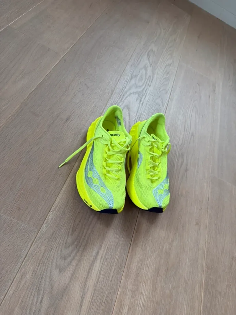 Used Lightweight Endorphin Pro 4 Running Shoes