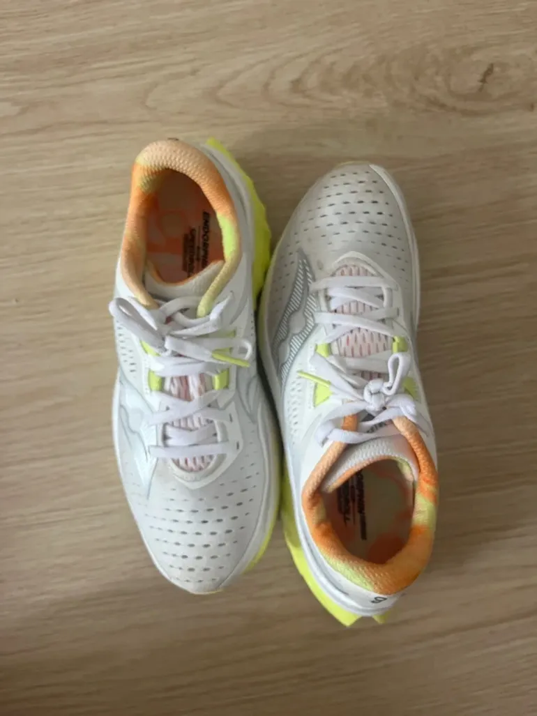 Used Saucony Endorphin Speed 4 bike — image 3 of 7