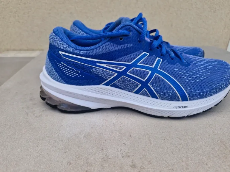 Used Asics Gel Kinjo bike — image 2 of 7