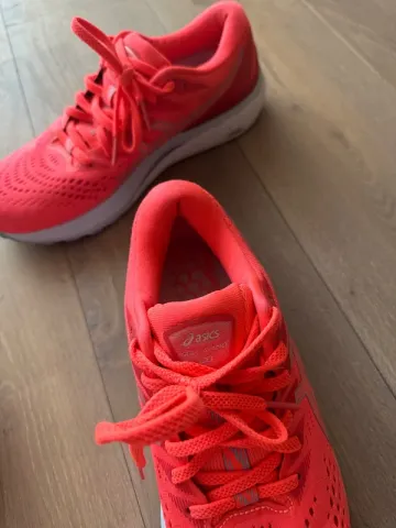Used Asics Gel-Kayano 28 bike — image 2 of 5