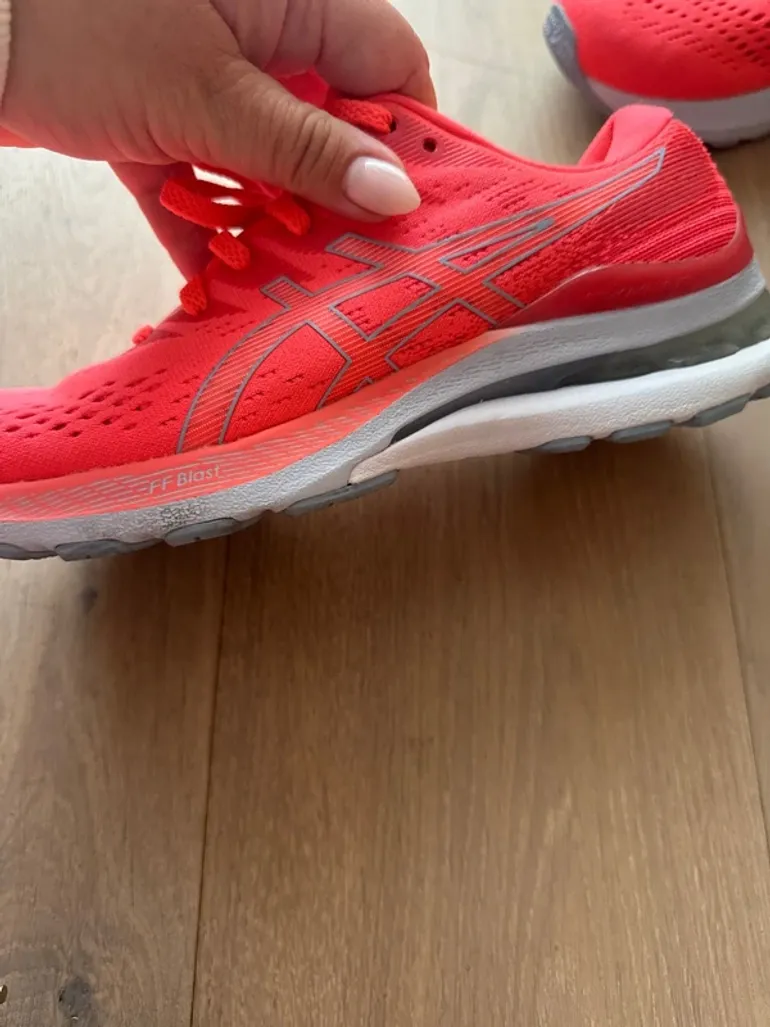 Used Asics Gel-Kayano 28 bike — image 4 of 5