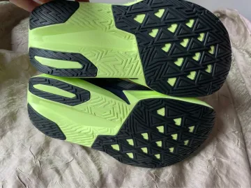 Używany New Balance FUELCELL REBEL V5 bike — zdjęcie 8 z 15
