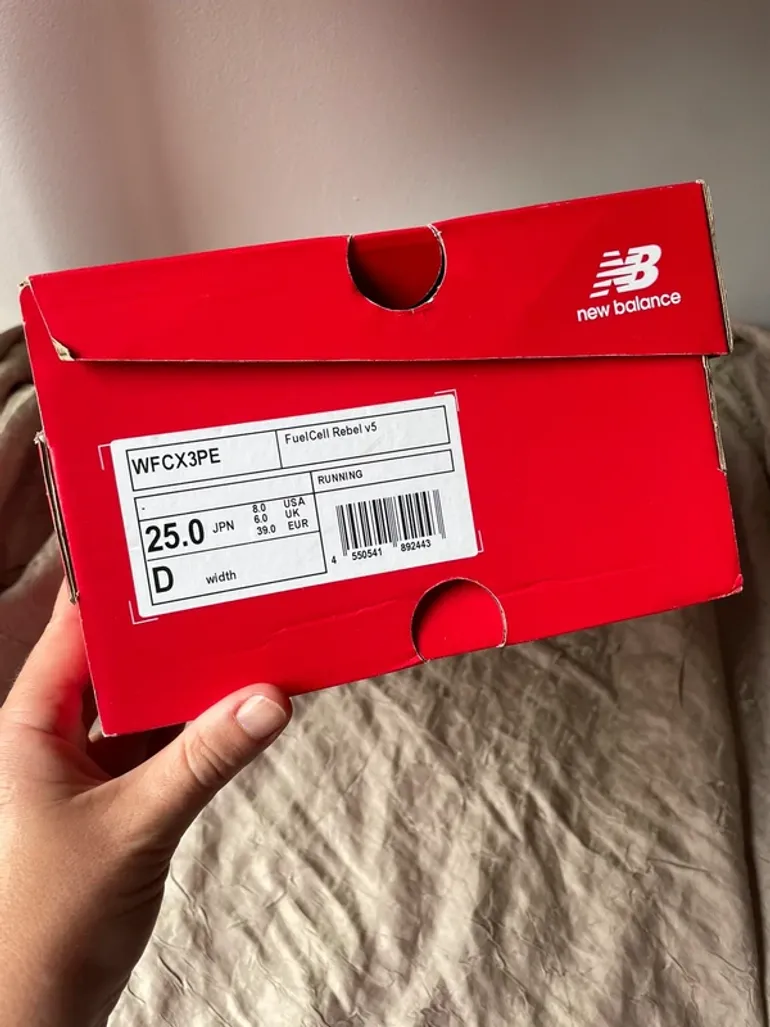 Używany New Balance FUELCELL REBEL V5 bike — zdjęcie 4 z 15