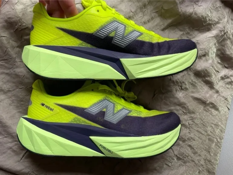 Używany New Balance FUELCELL REBEL V5 bike — zdjęcie 9 z 15