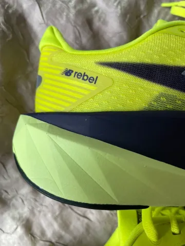 Używany New Balance FUELCELL REBEL V5 bike — zdjęcie 12 z 15
