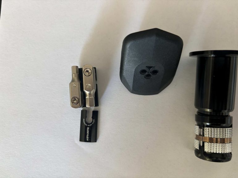 Gebrauchtes Colnago CC01 Expander + Multitool 2025 bike — Bild 4 von 4