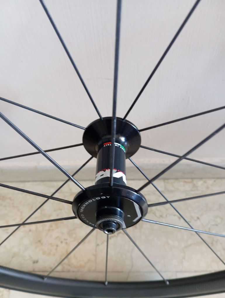 Miche Carbon Wheels bike usato — immagine 6 di 8
