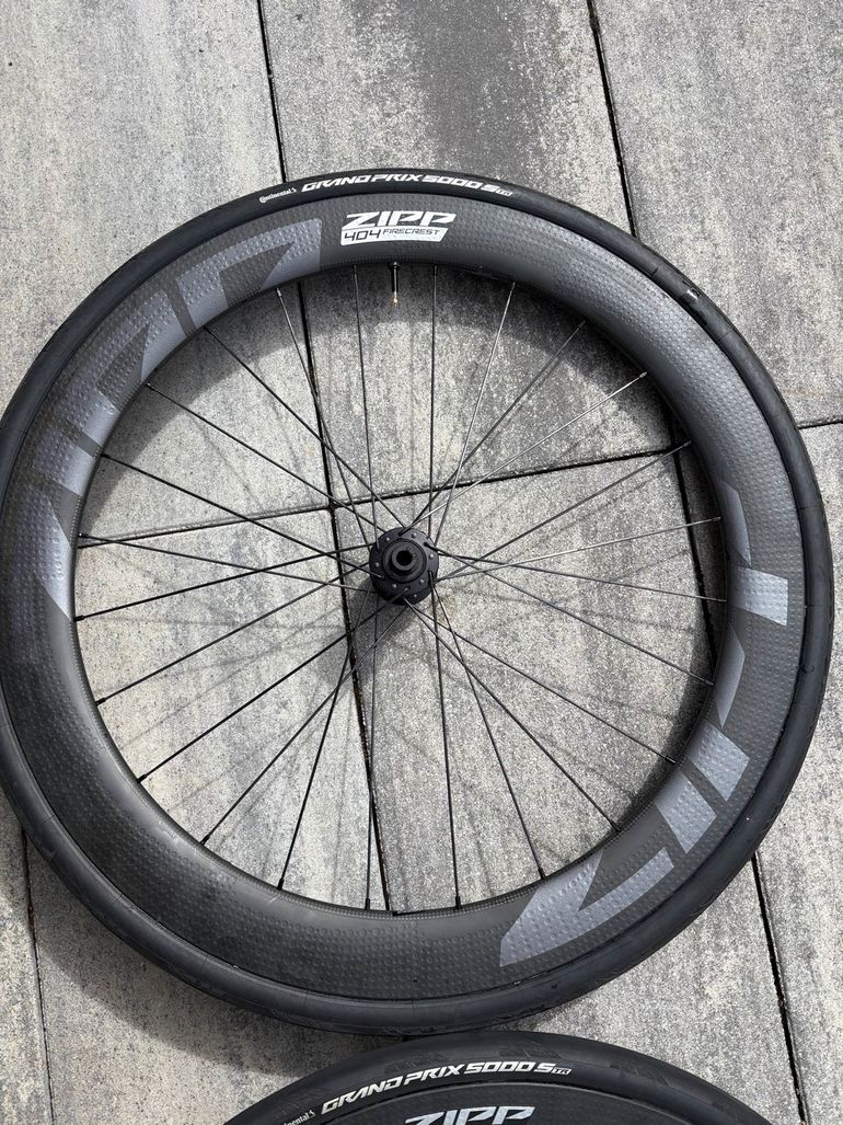 Použité Zipp 404 Firecrest 2026 bike — obrázek 3 z 4
