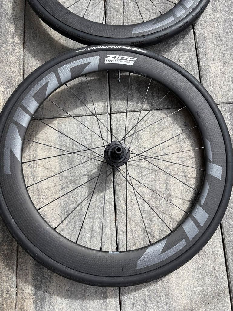 Použité Zipp 404 Firecrest 2026 bike — obrázek 2 z 4
