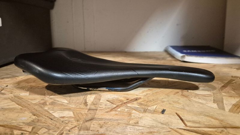 Gebrauchtes Sq Lab 612 Ergowave Saddle Saddles & Seatposts