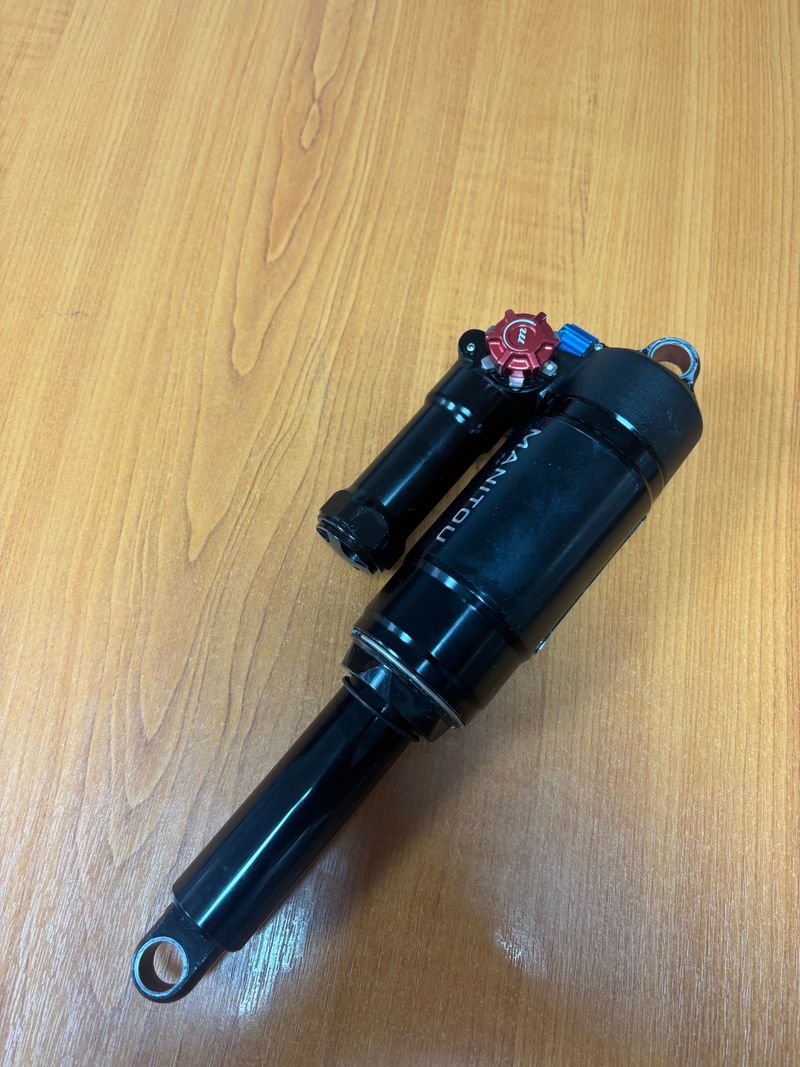 Tweedehands Manitou Mara PRO DH Piggyback 2025 Rear Suspension