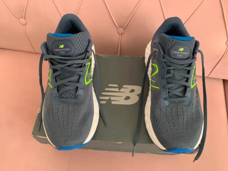 Tweedehands New Balance Fresh Foam EVOZ v2 bike — afbeelding 2 van 15
