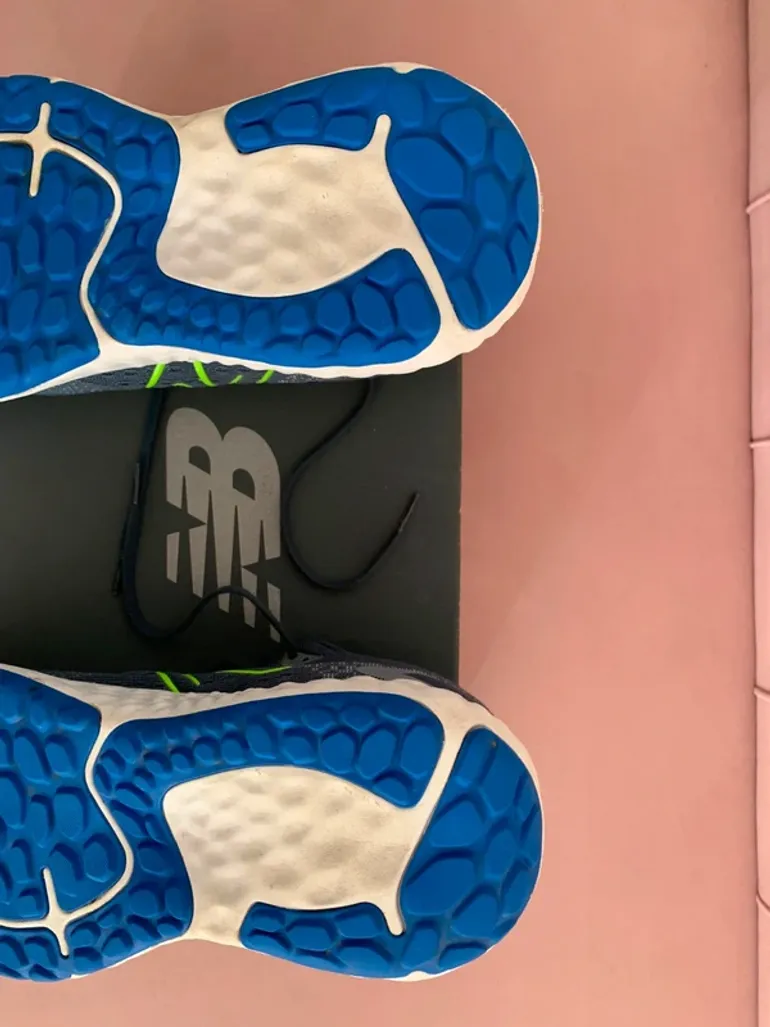Tweedehands New Balance Fresh Foam EVOZ v2 bike — afbeelding 8 van 15