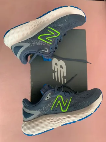 Tweedehands New Balance Fresh Foam EVOZ v2 bike — afbeelding 1 van 15