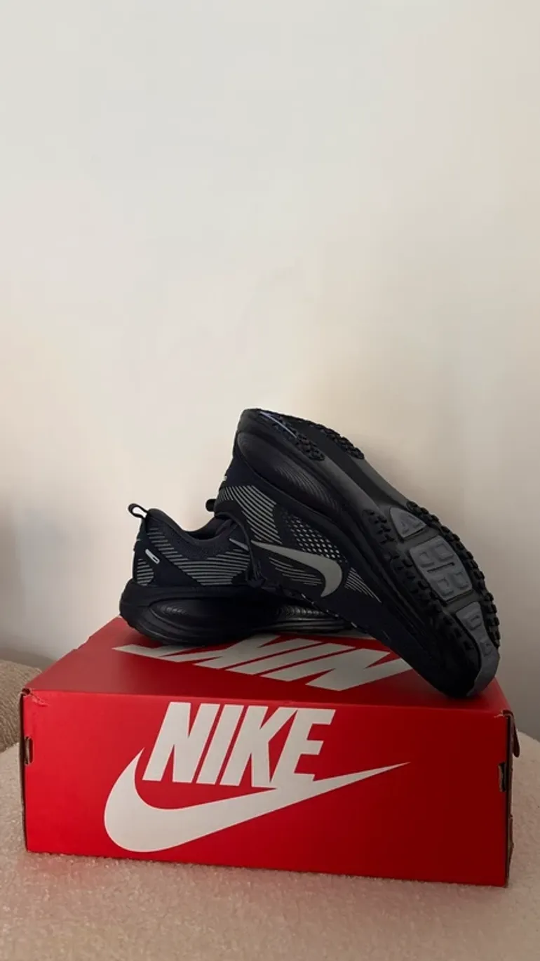 Tweedehands Nike Vomero 18 bike — afbeelding 3 van 7