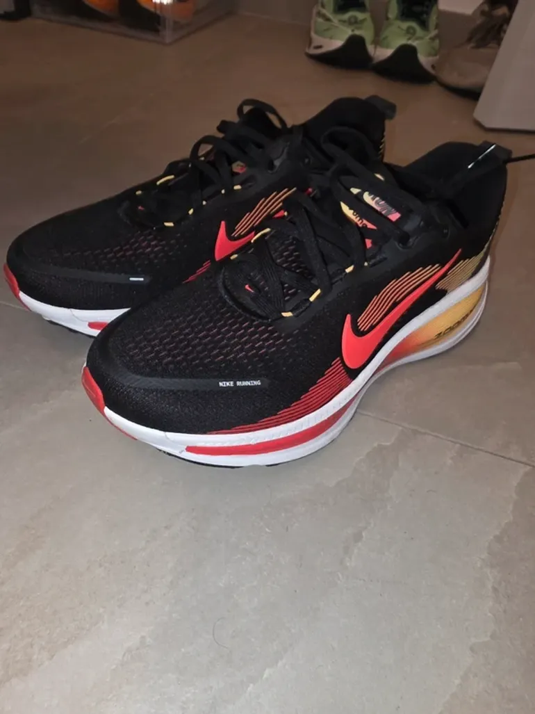 Used Nike Vomero 18 bike — image 2 of 4