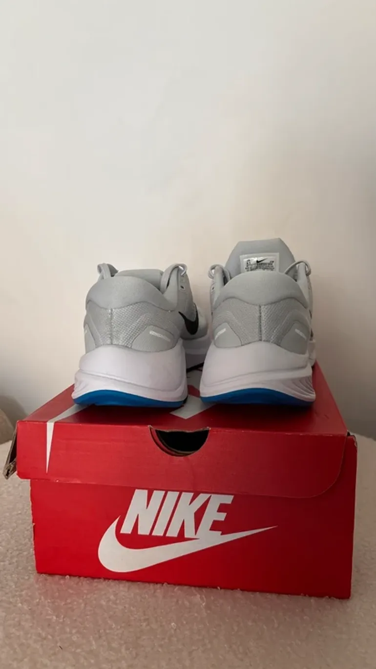 Used Nike Air Zoom Structure 24 bike — image 4 of 6