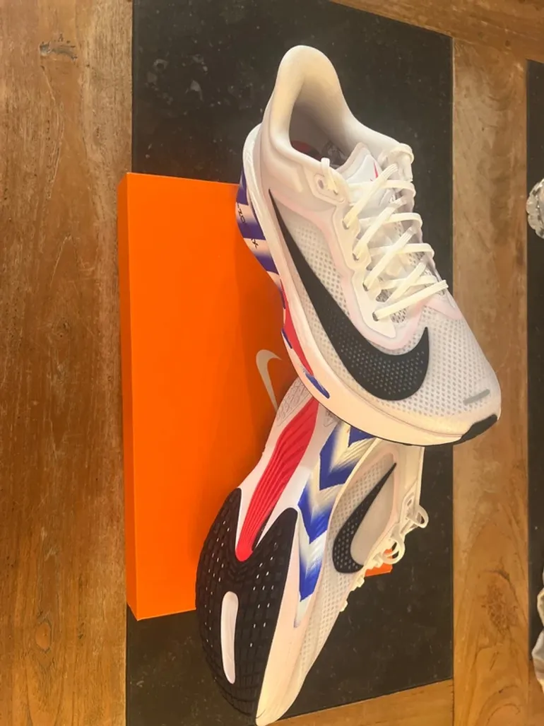 Used Nike Zoom Fly 6 bike — image 2 of 8