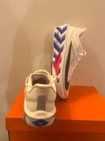 Used Nike Zoom Fly 6 bike — image 1 of 8