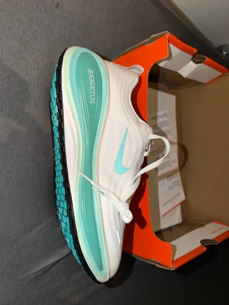 Used Nike Vomero Plus bike — image 8 of 8