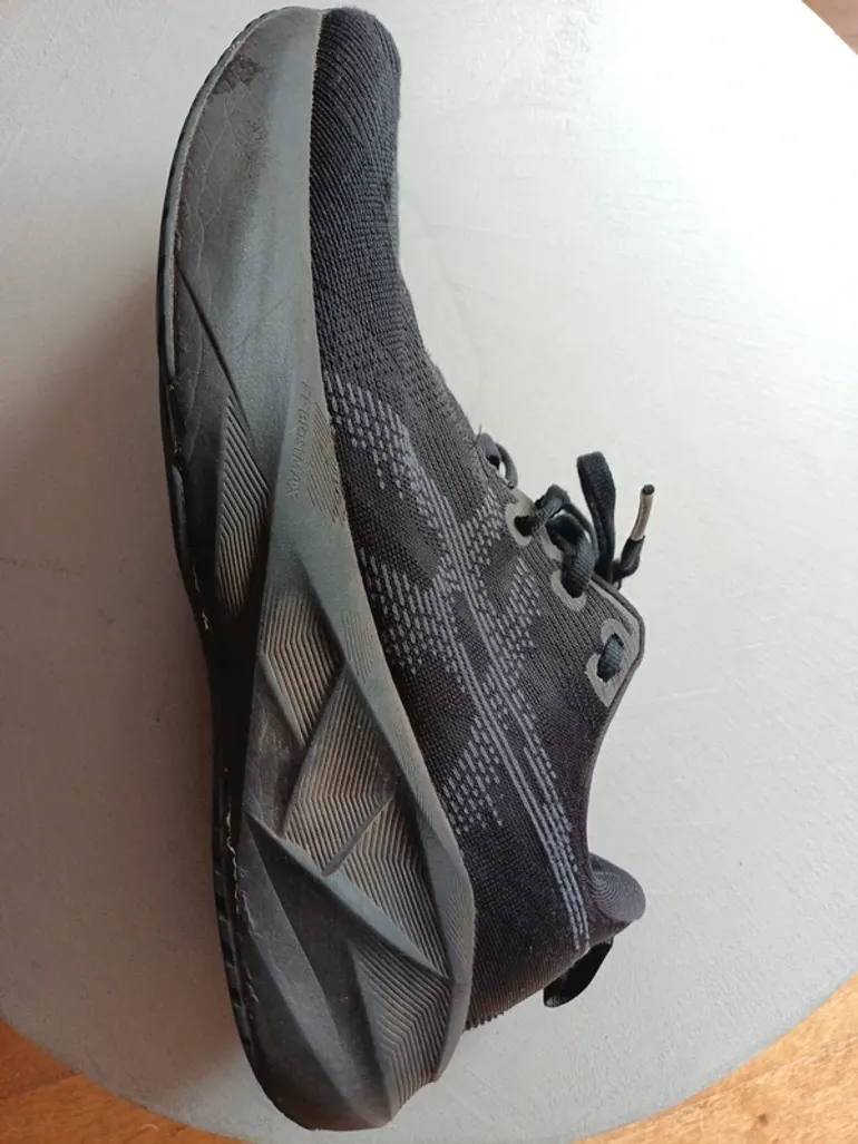 Used Asics Novablast 5 bike — image 6 of 6