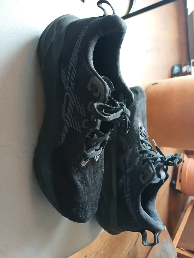 Used Asics Novablast 5 bike — image 3 of 6