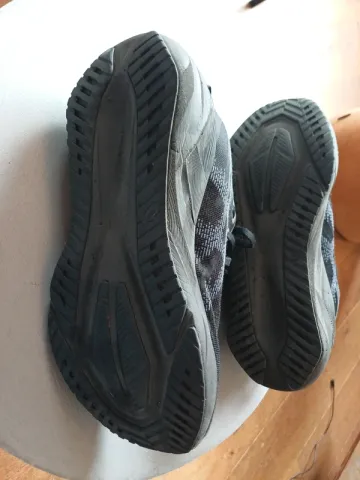 Used Asics Novablast 5 bike — image 4 of 6