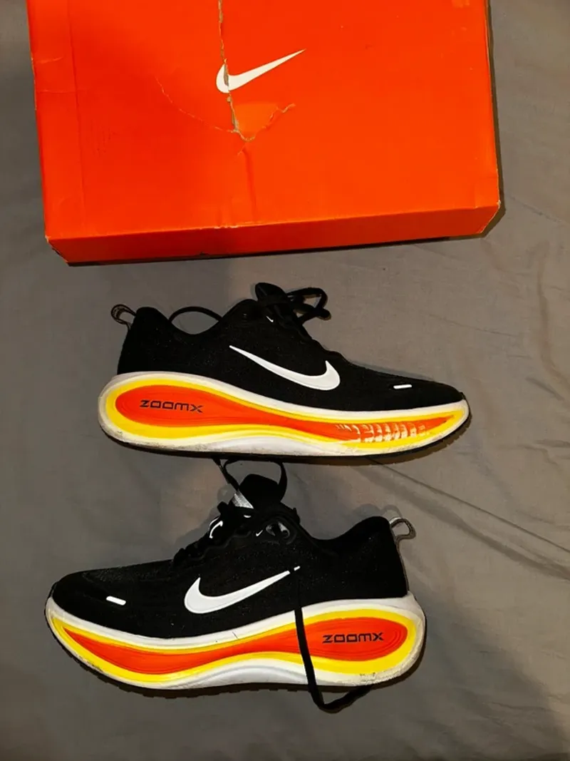 Used Nike Vomero Running Shoes
