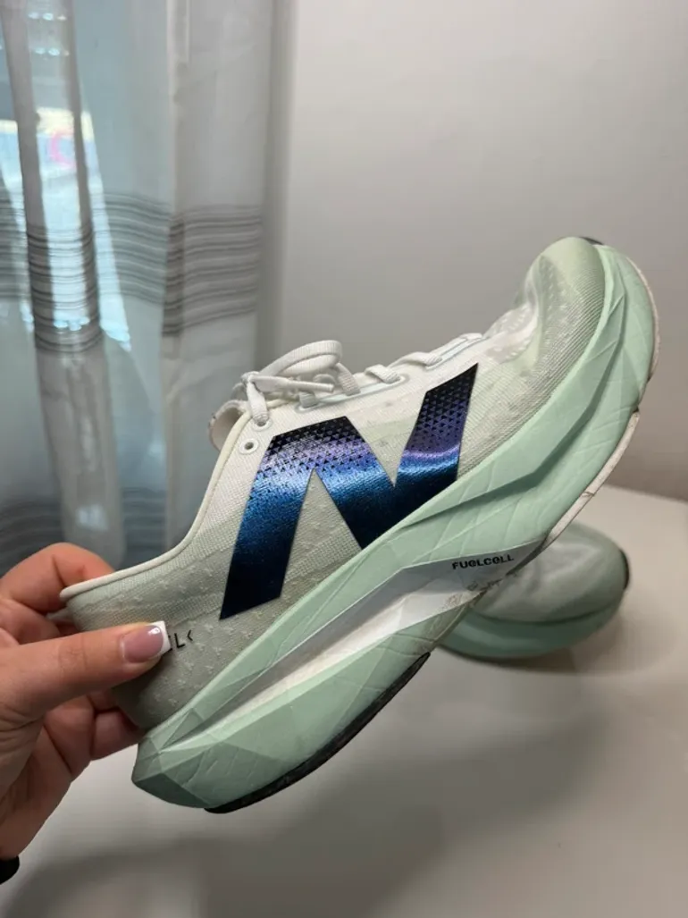 New Balance Laufschuhe bike d'occasion — image 4 sur 4