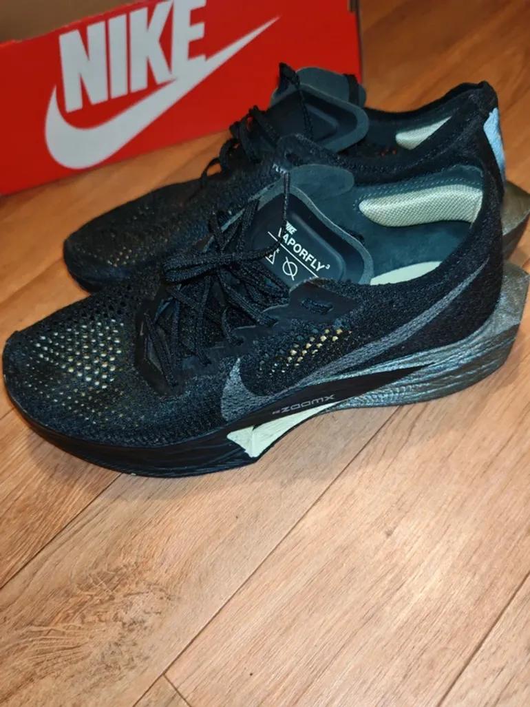 Nike ZoomX Vaporfly Next% 3 bike usato — immagine 1 di 5