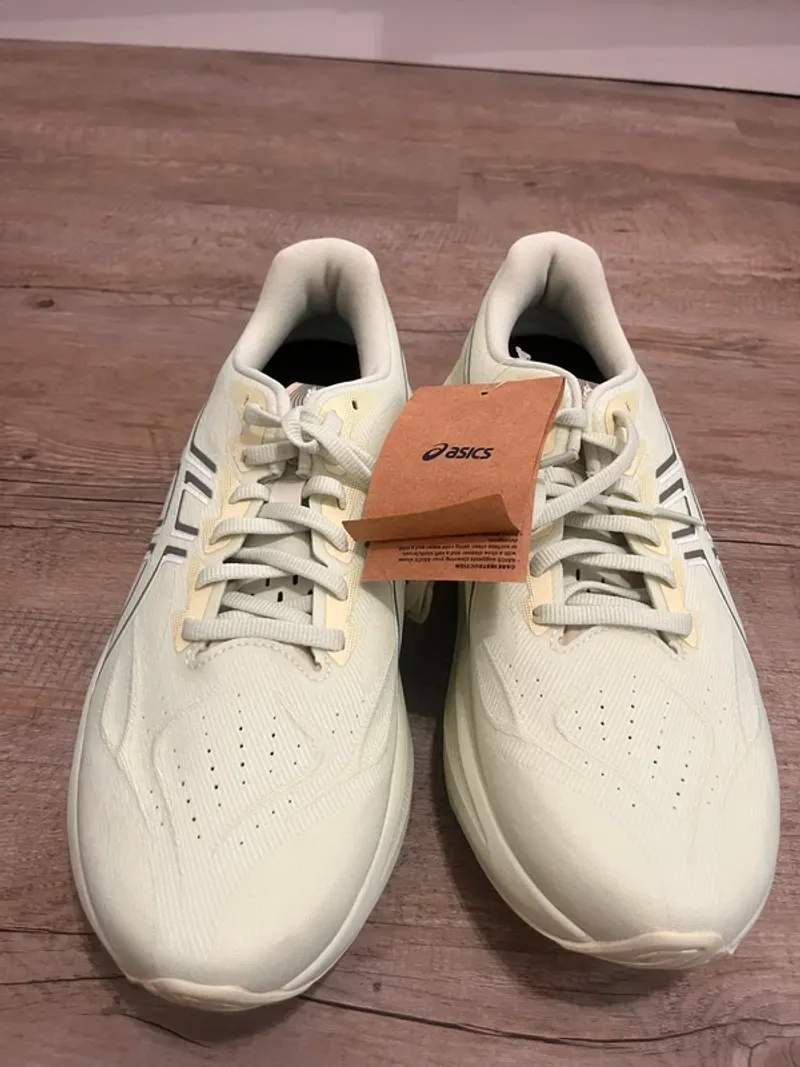 Używany Asics GT-2000 14 Running Shoes