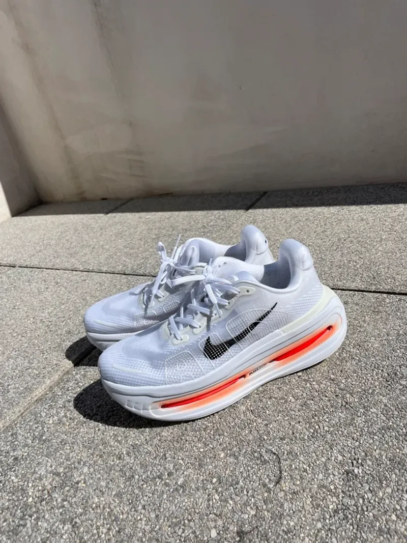 Premium Vomero Running Shoes usato