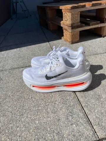 Used Premium Vomero bike — image 2 of 6