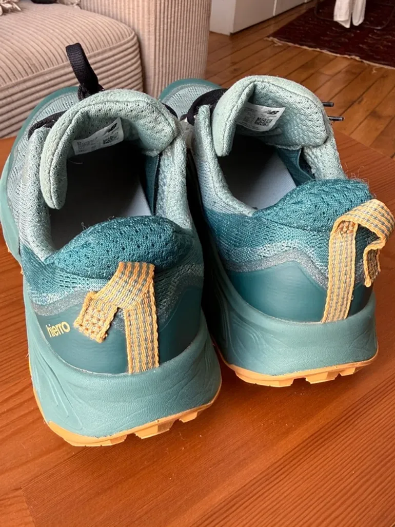 New Balance Hierro V9 bike usato — immagine 3 di 8