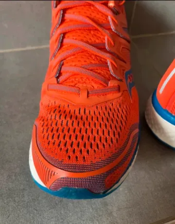 Used Saucony Running Shoes bike — image 6 of 7