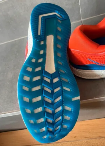 Used Saucony Running Shoes bike — image 3 of 7