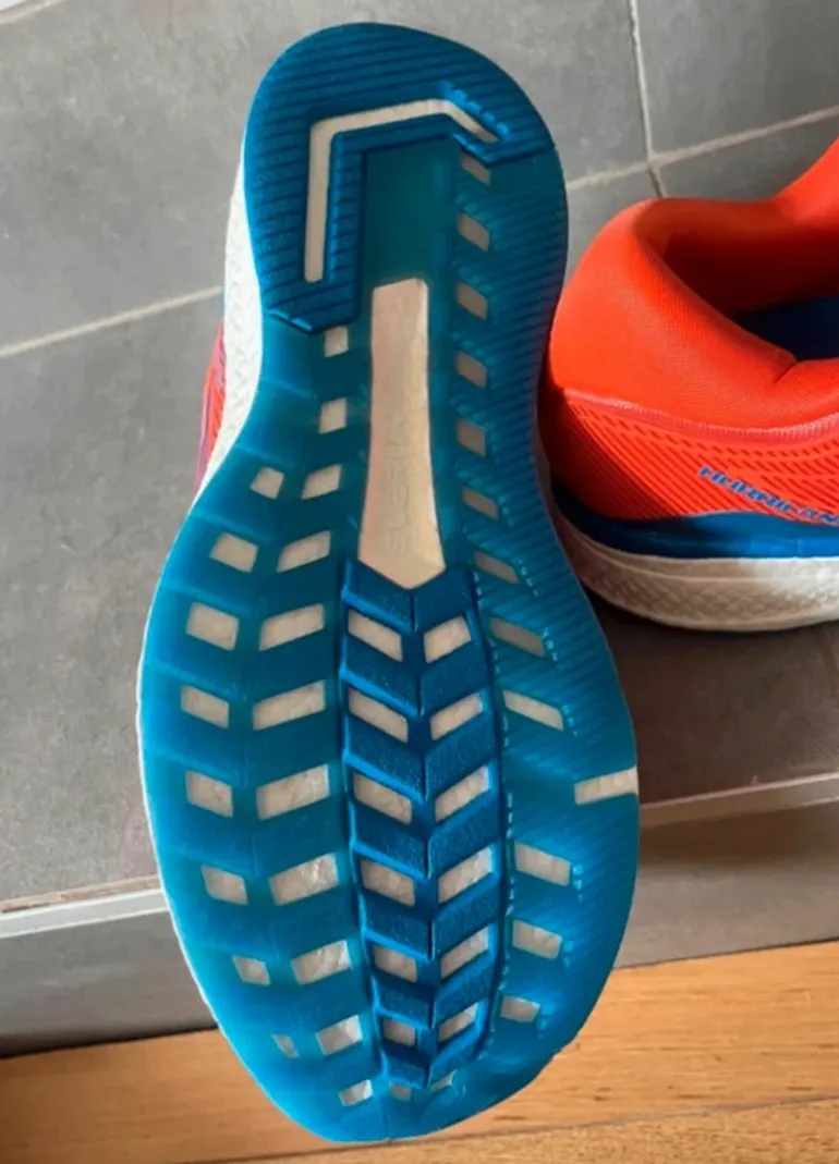 Used Saucony Running Shoes bike — image 3 of 7