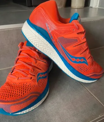Used Saucony Running Shoes bike — image 1 of 7